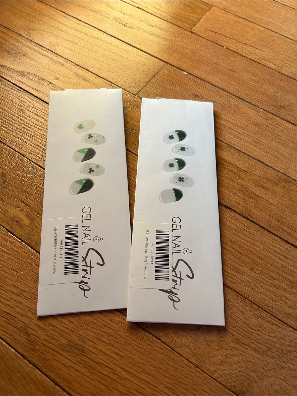 Green & White Gel Nail Strips - Shamrock Design